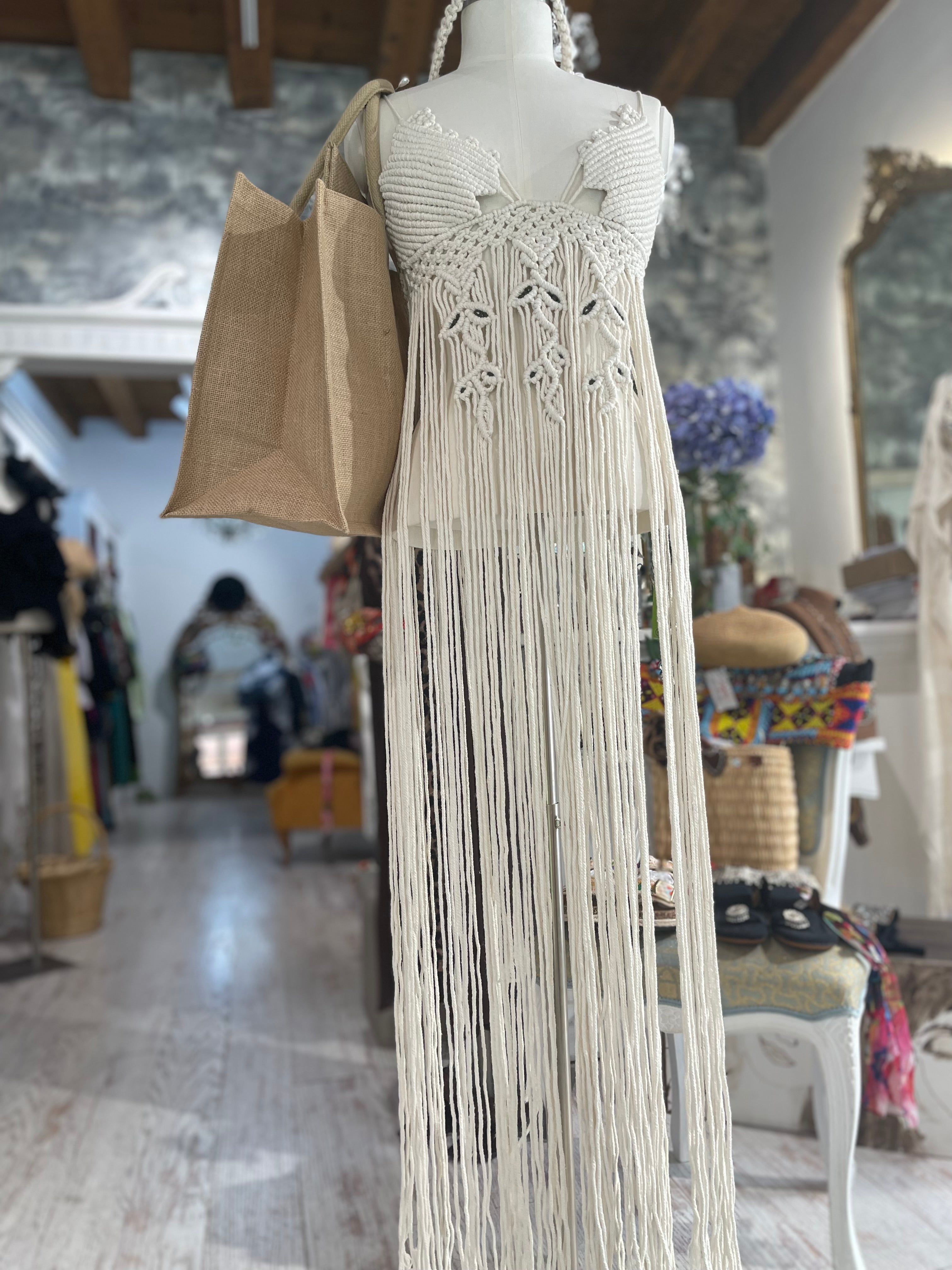 Top lungo in macrame