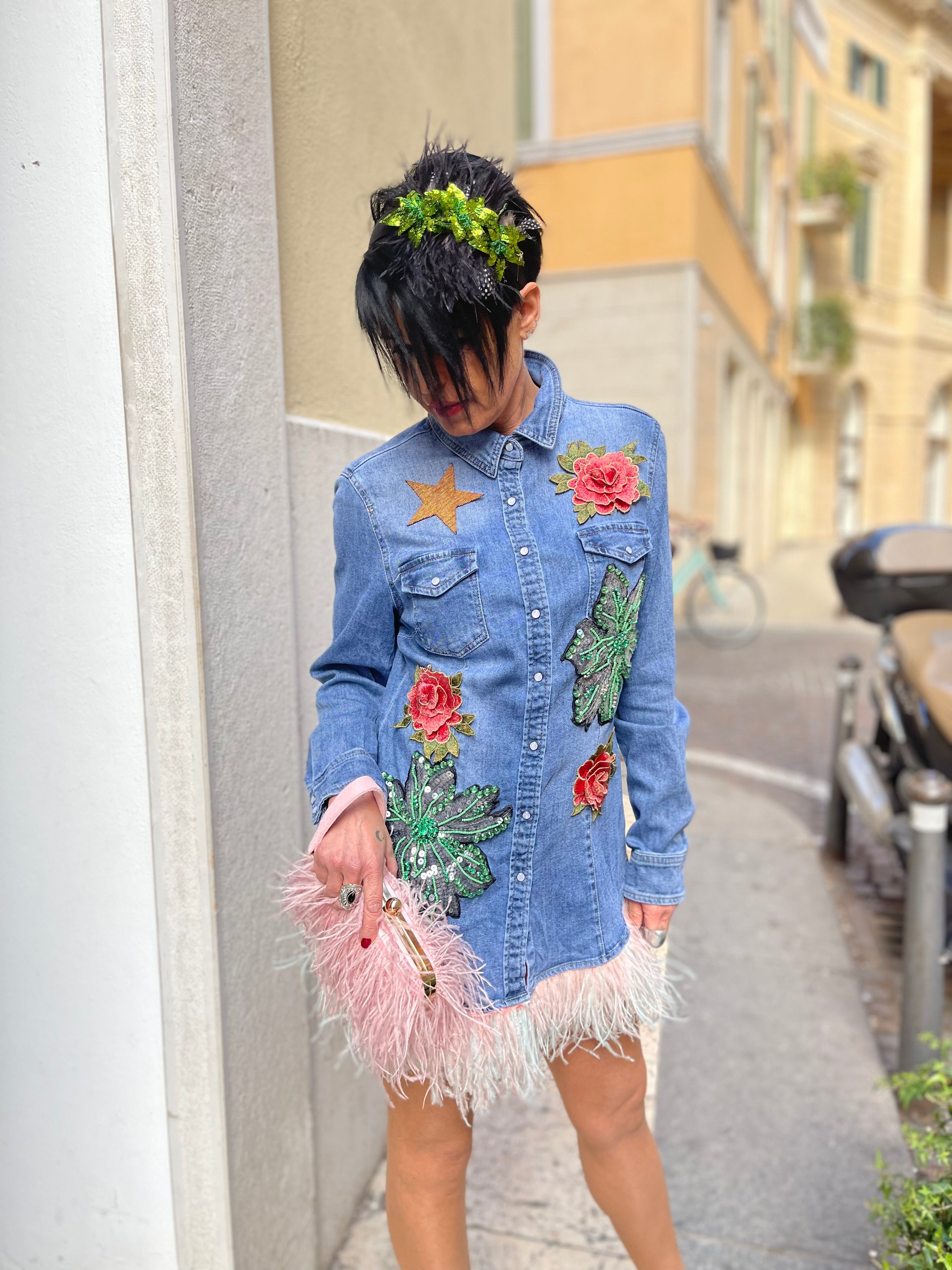 Mini Abito di Jeans con piumette