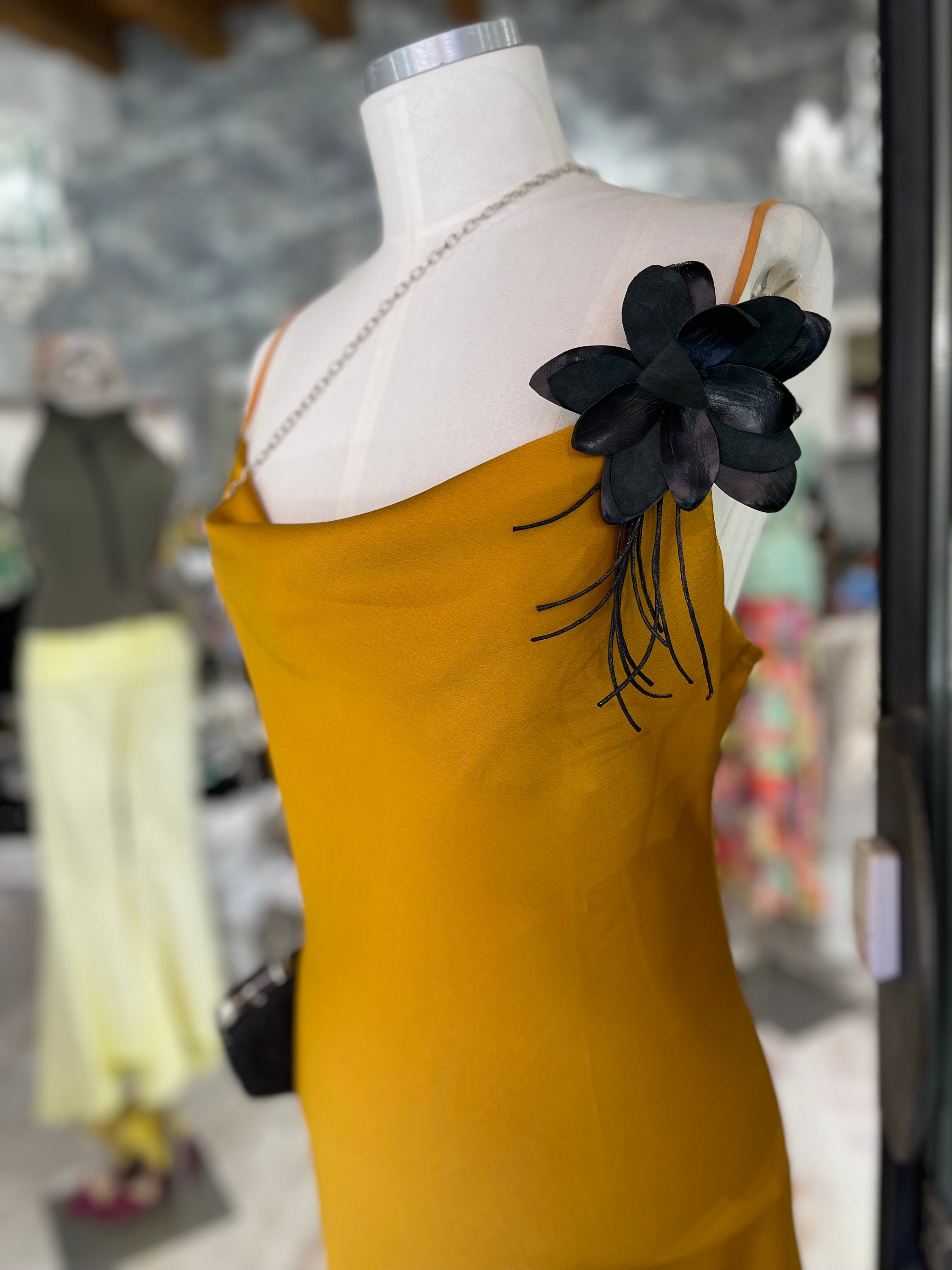 Abito sottoveste giallo ocra