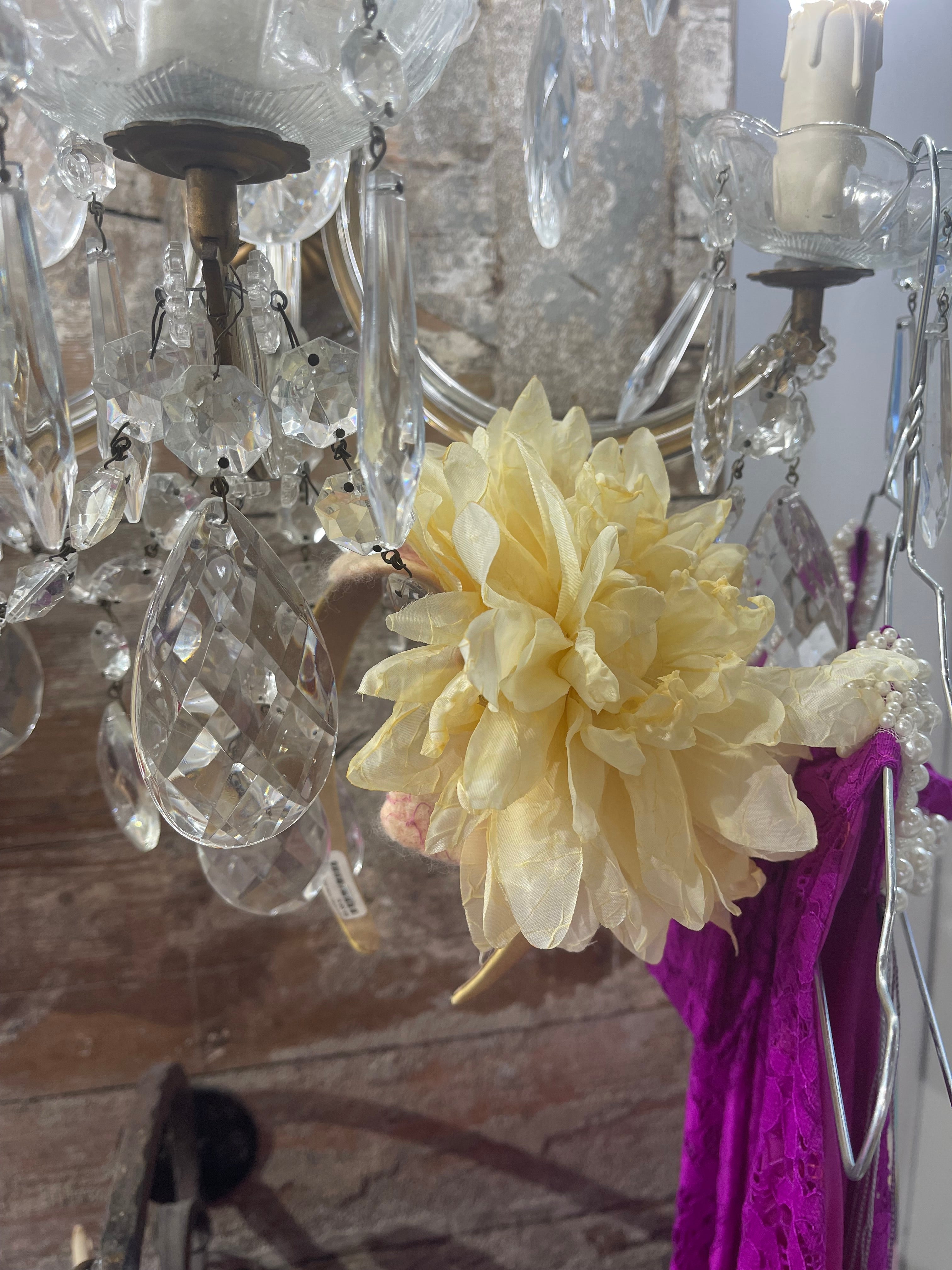 Cappellino fiore giallino