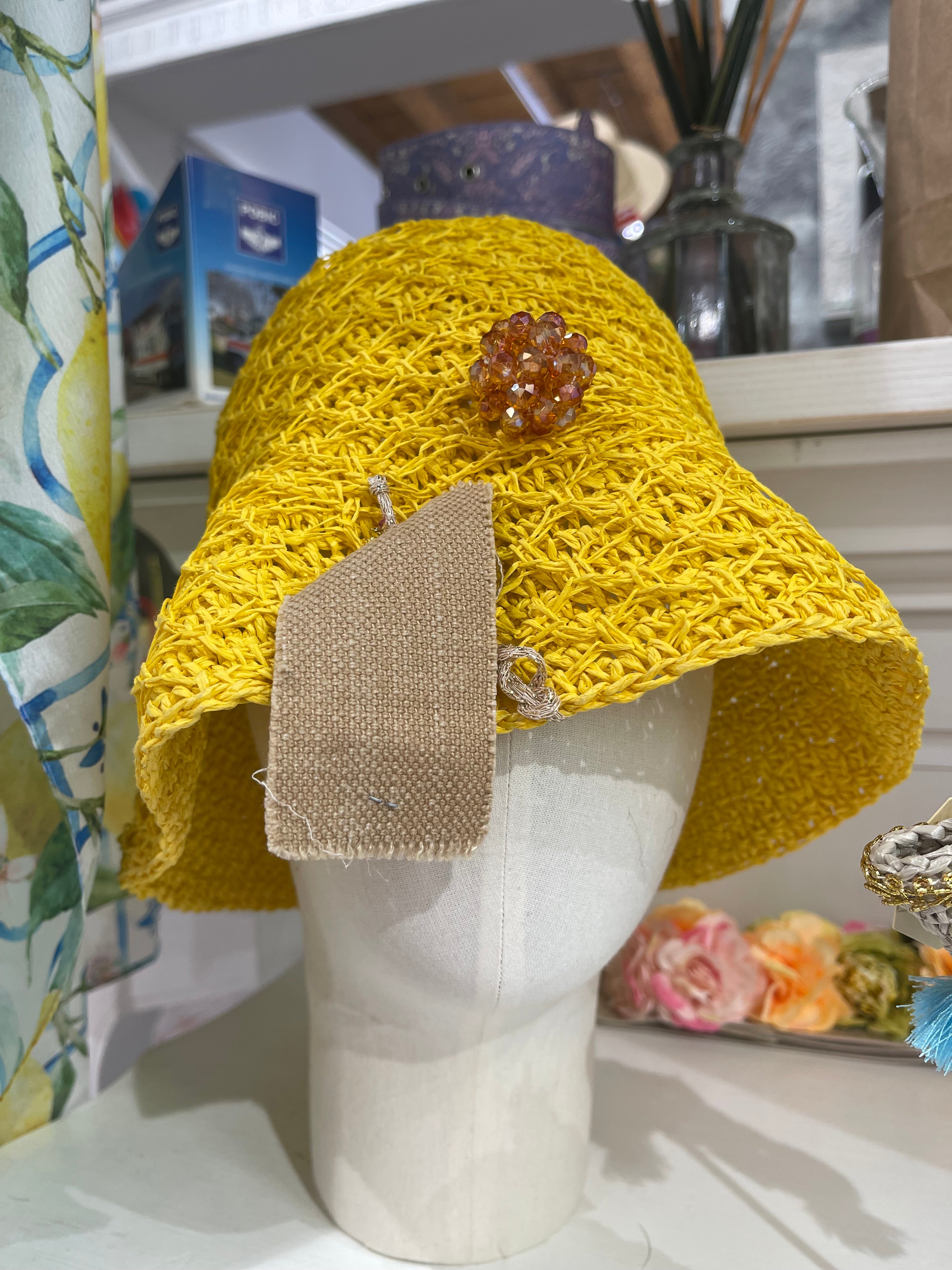 Cappello Giallo crochet