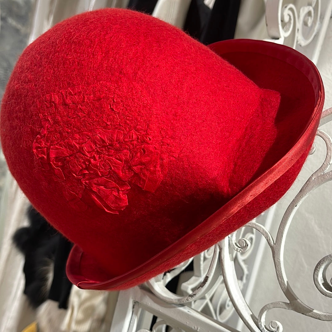 Cappello rosso in lana ro